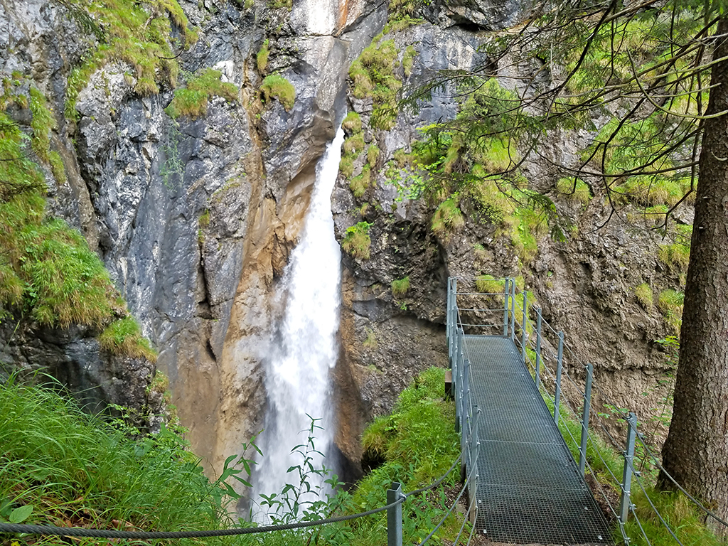 Hölltobel: Wasserfall mit Plattform